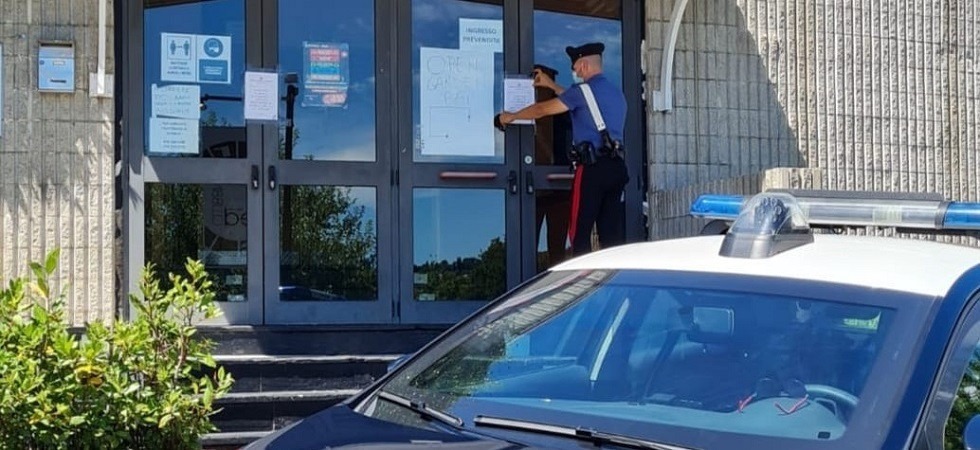 Covid, musica a tutto volume e un centinaio di persone che ballano, chiusa una discoteca sul lago di Garda